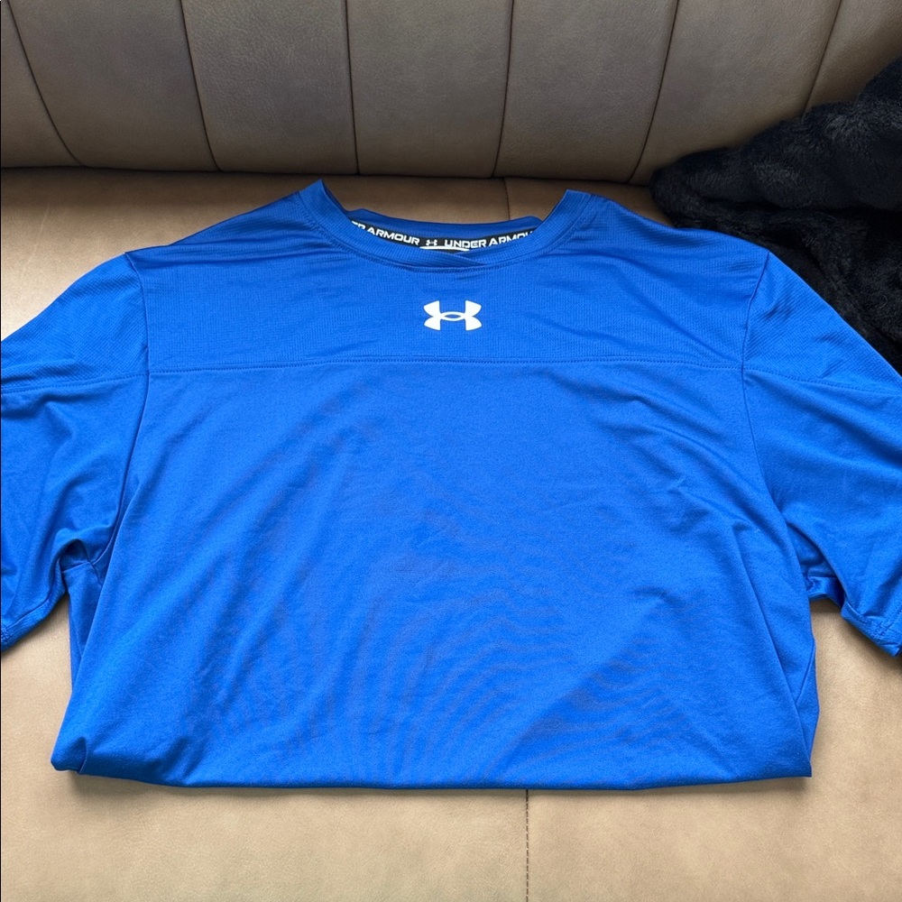 Under Armour Royal Blue Short Sleeve Athletic Tee men's small